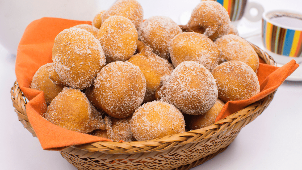 Bolinho de Chuva Fácil e Gostoso
